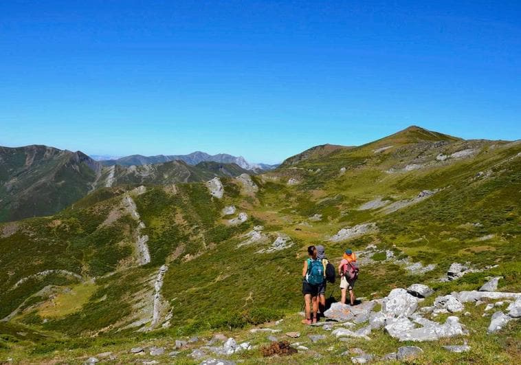 Diferentes, intensas y de una jornada completa: tres propuestas de ruta por la montaña asturiana
